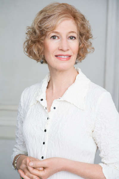 A headshot of Natalie Wexler, an education journalist, leading thinker in K-12 literacy, and Power Talk presenter at the 2023 Literacy for All: The National Institute